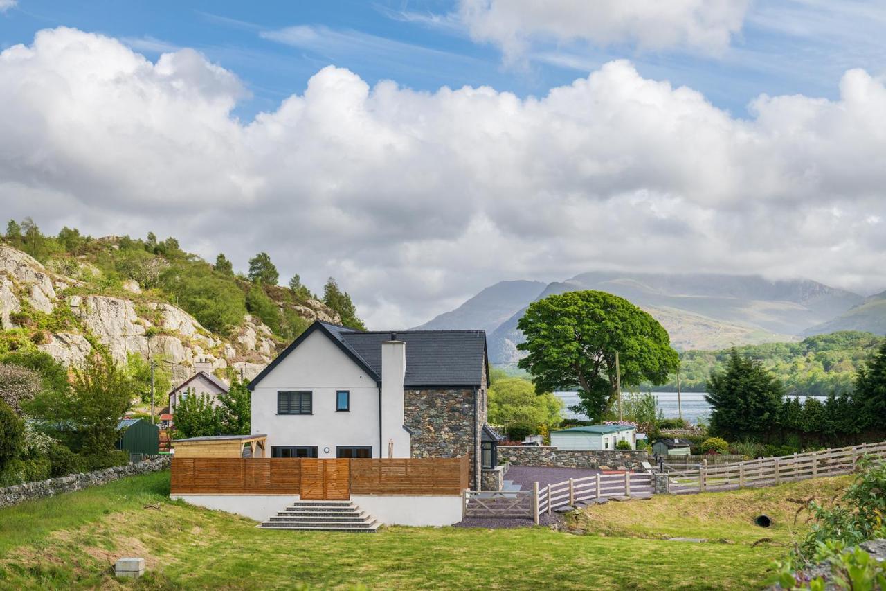 Arlyn, Padarn Lake Viewpoint In Snowdonia 카나번 외부 사진